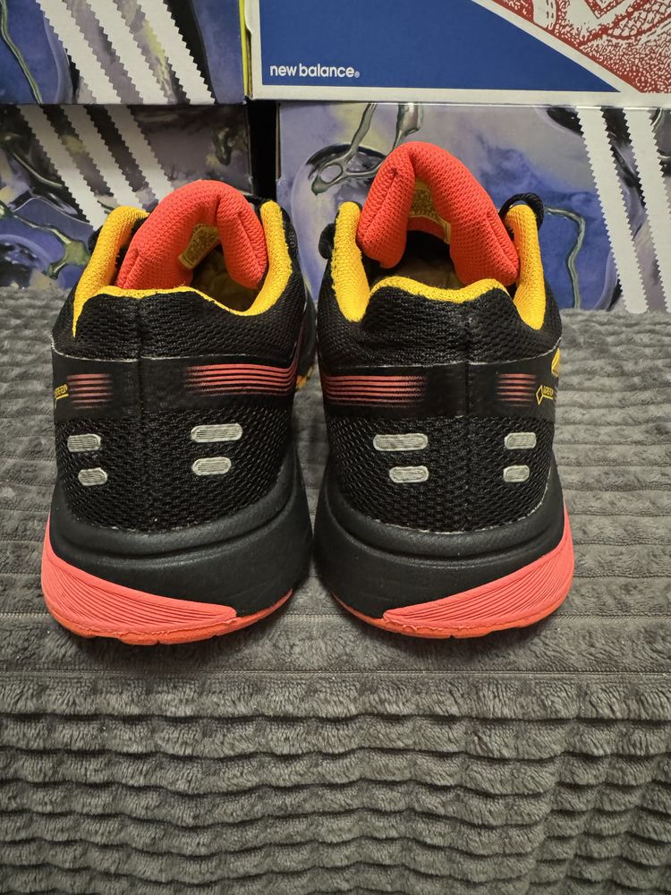 Кросівки для бігу ASICS GT-1000 7 G-TX 40(25,5см) оригінал
