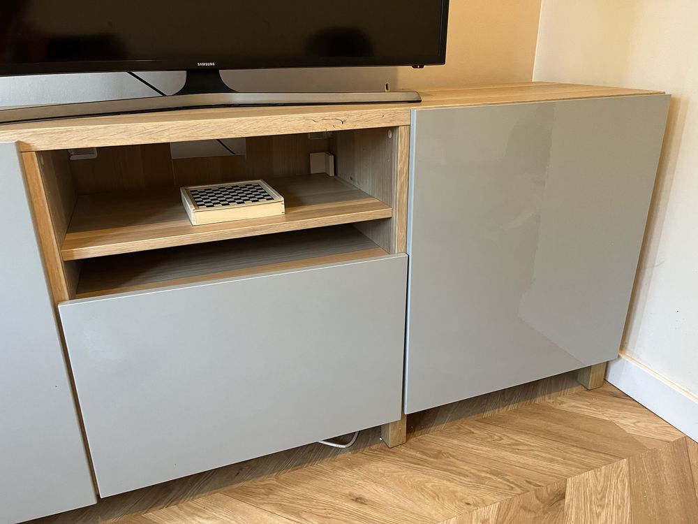 Móvel TV 180x40x64 cm (IKEA)