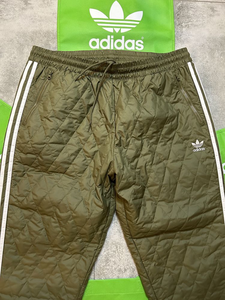 Spodnie Adidas Originals, pikowane, roz XL, khaki, idealne !!!