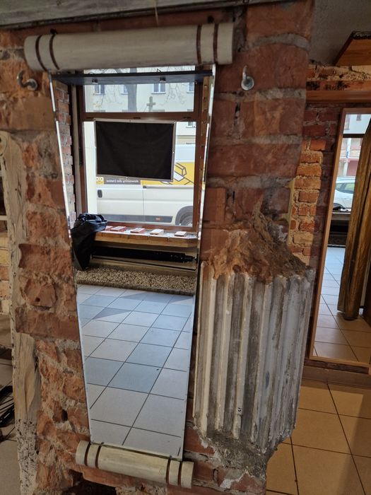 Lustro fazowane w drewnianej ramie vintage prl