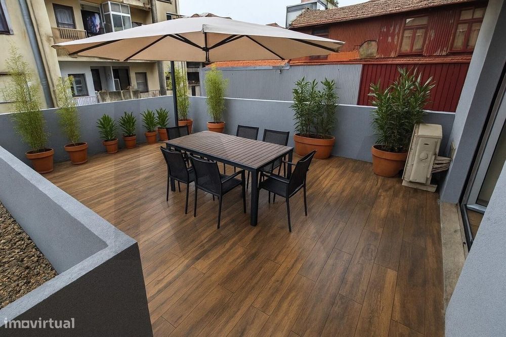 T3 com terraço novo no centro histórico do Porto | Junto Viaduto Gonça