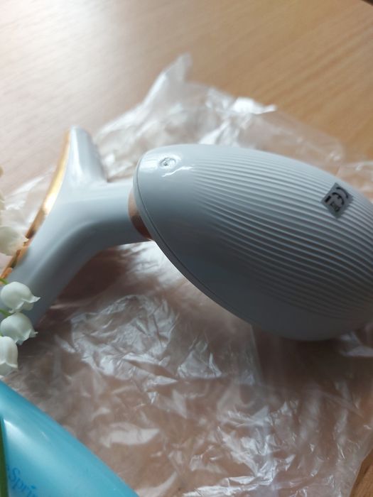 Набір для догляду за обличчям. Масажер, роллер для шкіри навколо очей