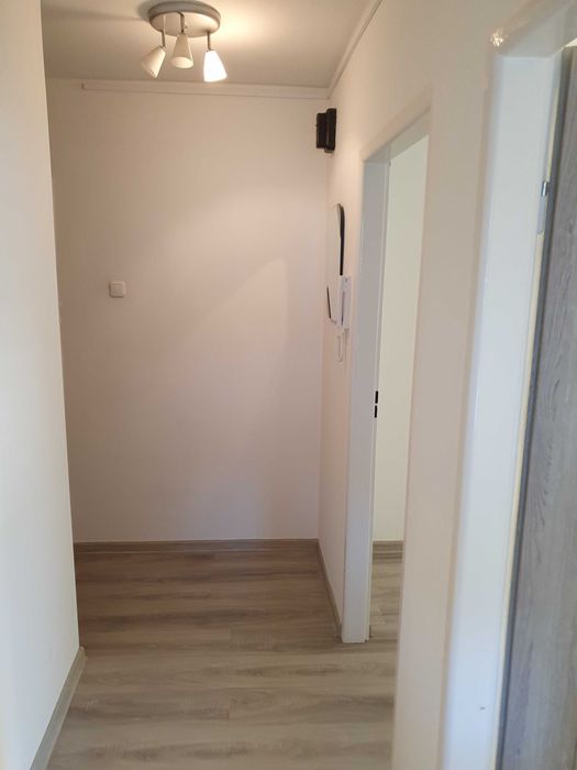 Sprzedam mieszkanie po częściowym remoncie w bloku w centrum Białogar