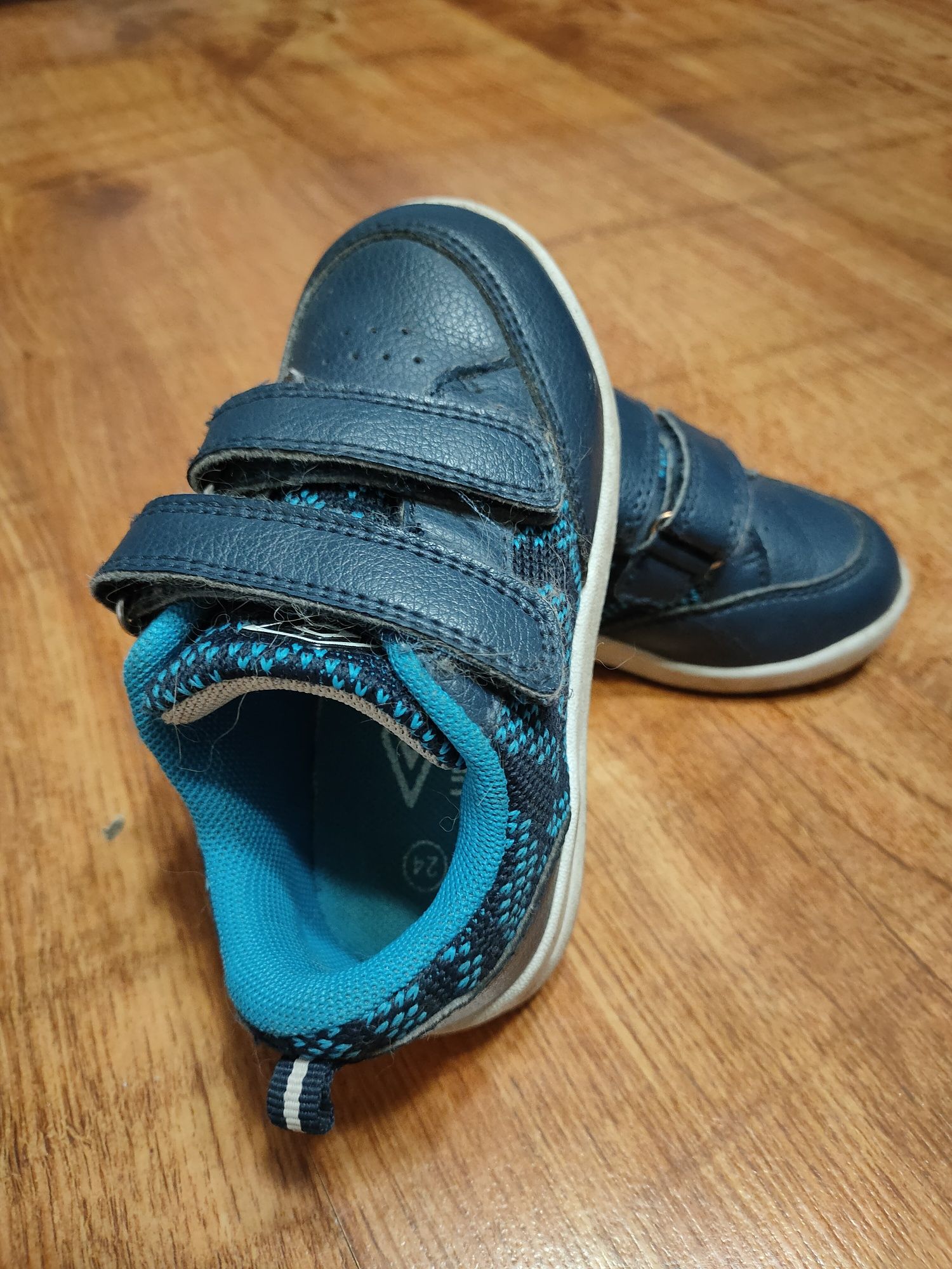Buty sportowe Umbro rozm.24