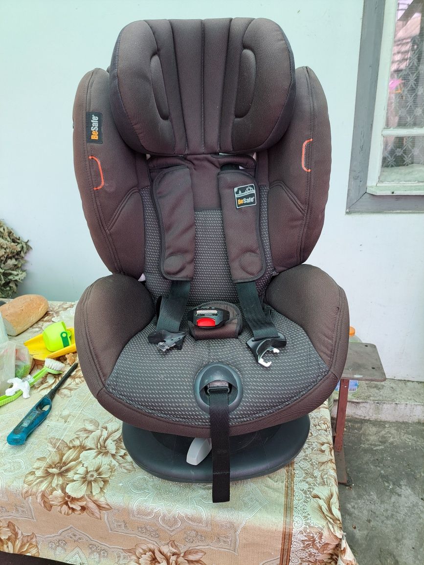 Автокрісло дитяче BeSafe izi comfort