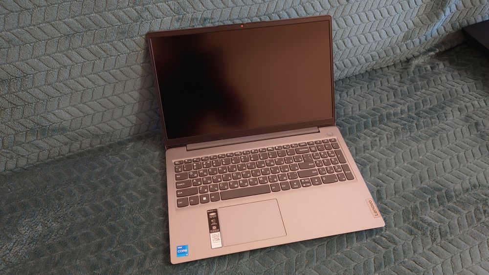 LENOVO IdeaPad 3 15IAU7, i5-1235U, 4GB RAM