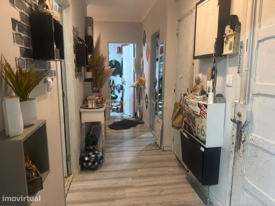 Apartamento T3 em Loures com Varandas e Ar Condicionado