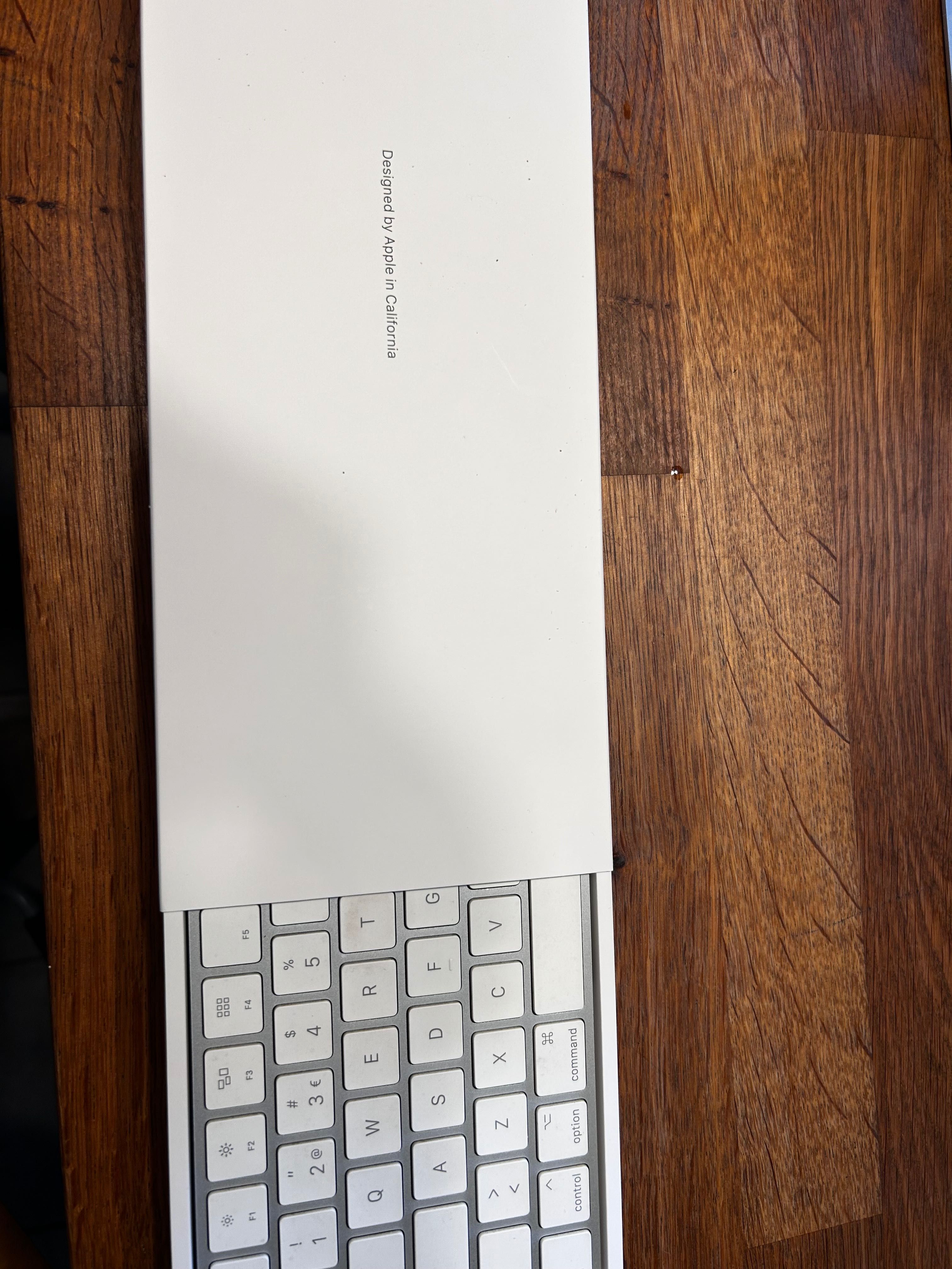 Apple iMac 21.5” Modelo A1418 (comprado novo em 2020)
