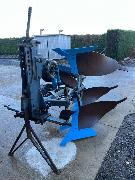 Плуг Лемкен 2х30см