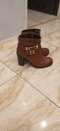 Buty rozmiar.  38