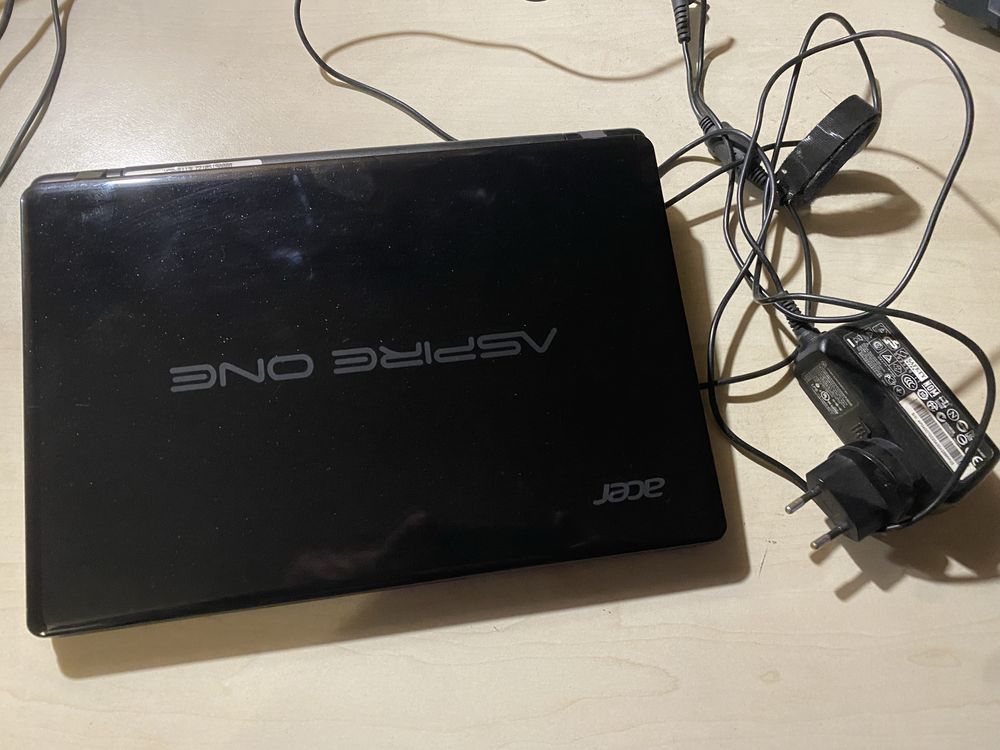 Нетбук Acer Aspire One 725
