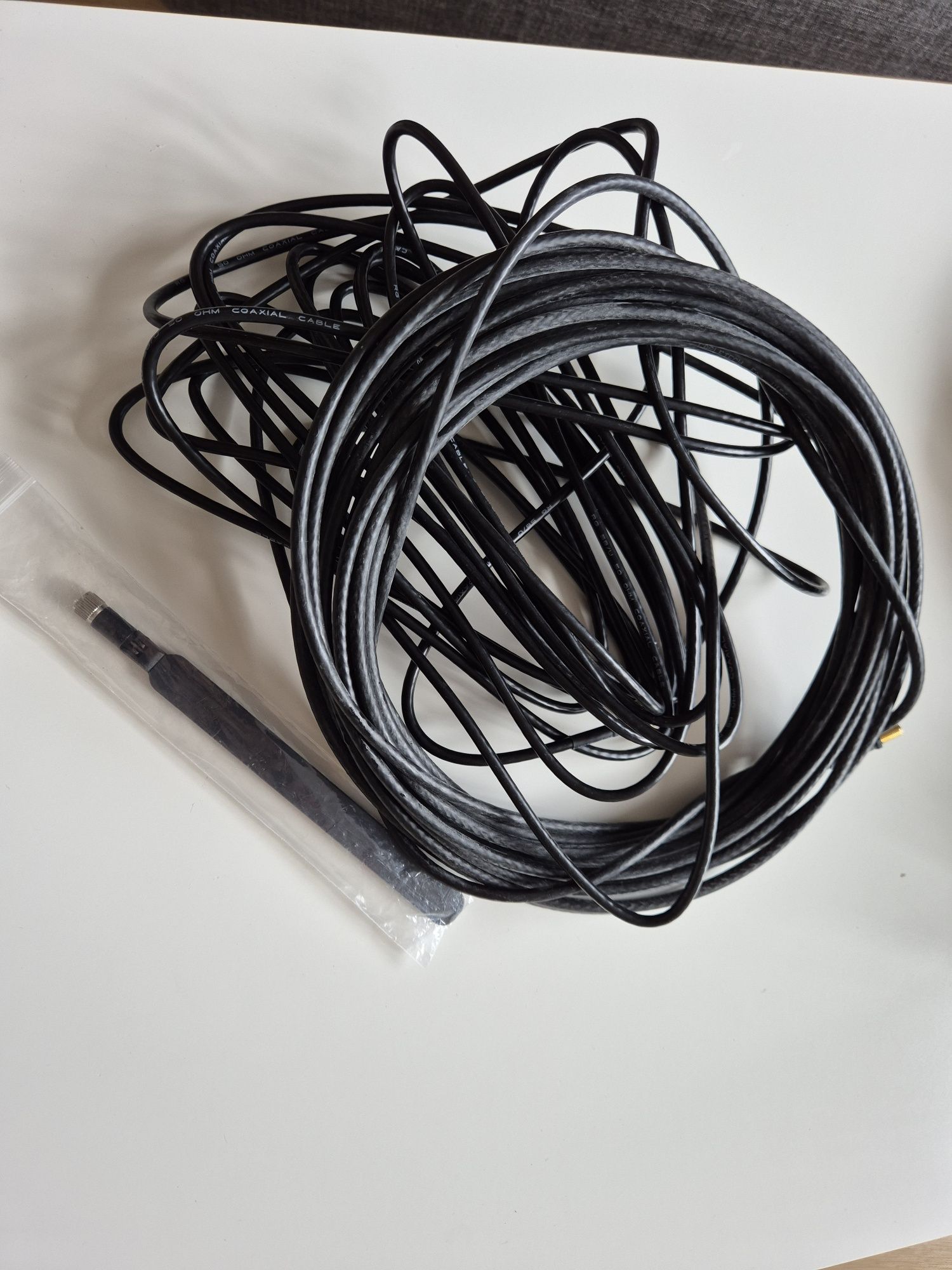 Zestaw 2 kamery Ezviz H9C (3k - 5Mpx) + karty pamięci i okablowanie.