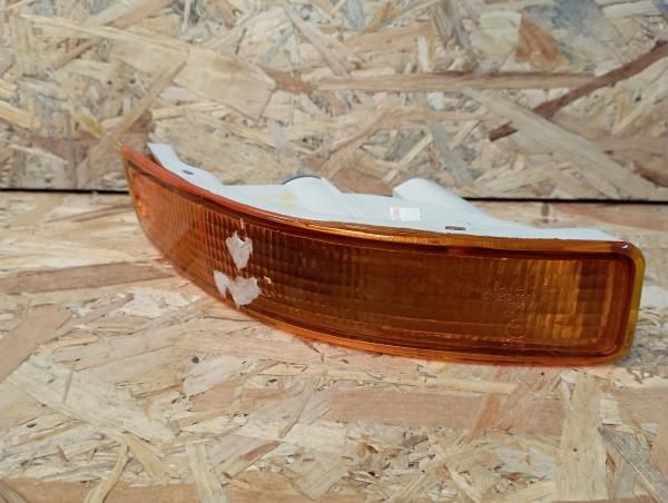 Pisca frente direito TOYOTA Corolla Sedan (_E10_)