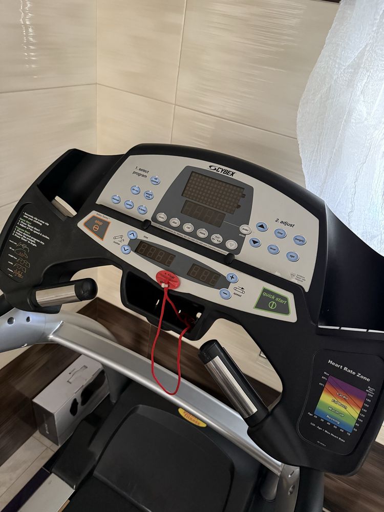 Продам беговую дорожку фирмы Cybex