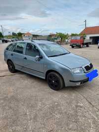 Skoda Fabia 1.4i de 2002 com Boa Mecânica para peças