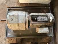 Motoreduktor 0.75 kW 32 obr.