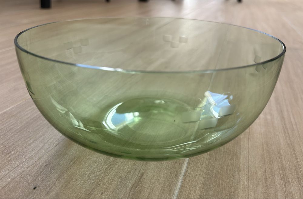 Taça com 4 chávenas em vidro fino verde claro