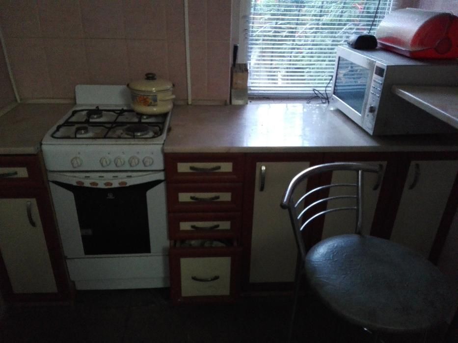 Барная стойка с хромироваными ножками