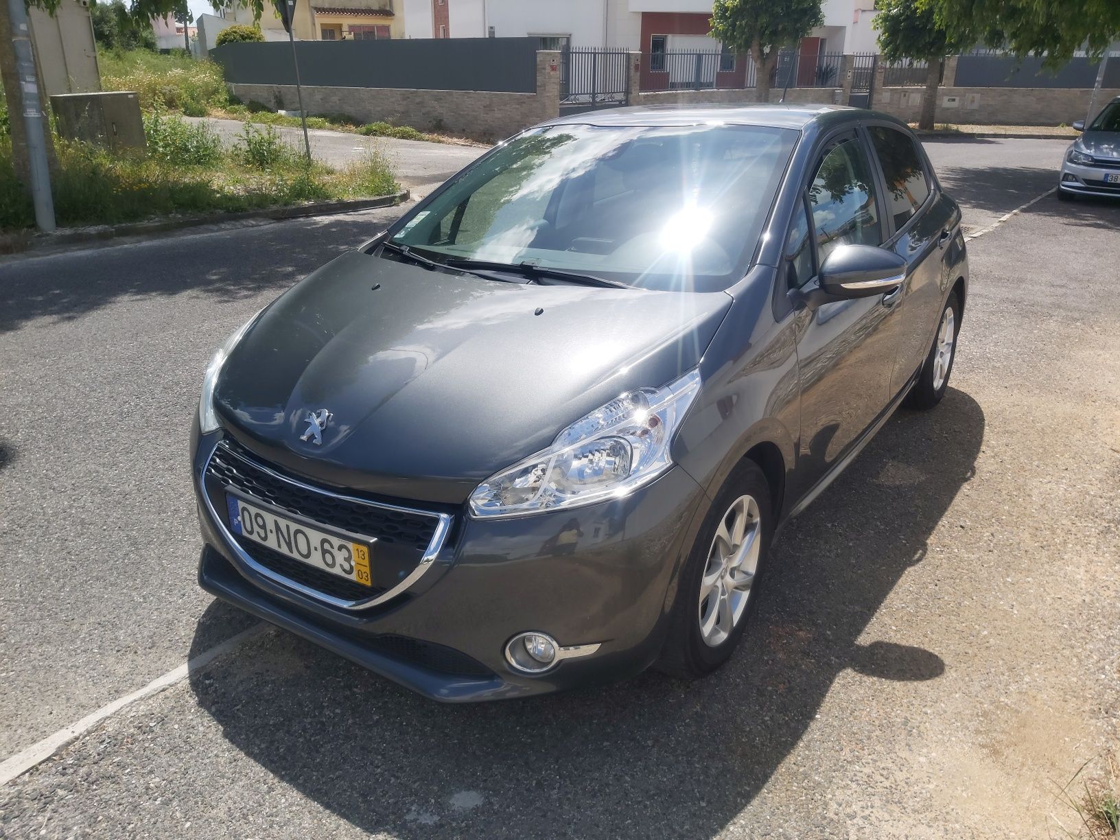 Peugeot 208 1.2 VTI 82cv impecável