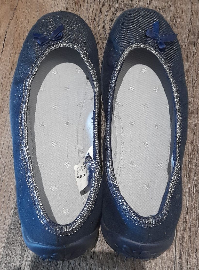 Buty rozmiar 35 .