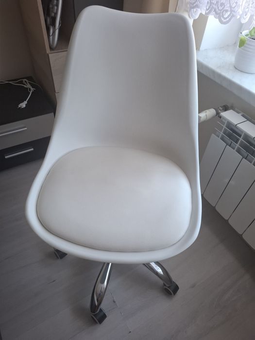 Krzesło biurkowe obrotowe