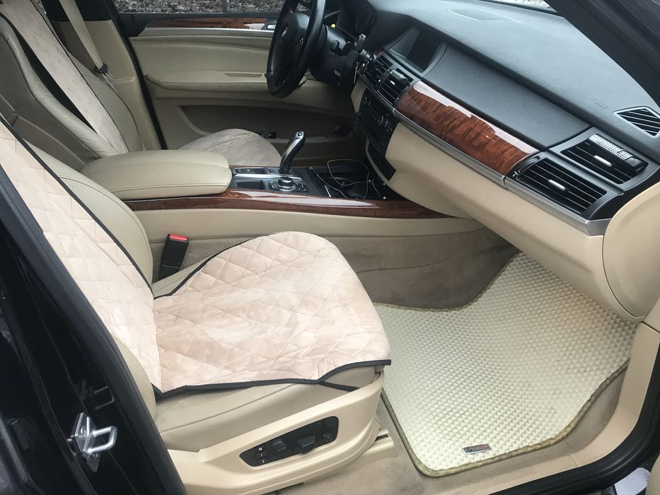 Автомобіль BMW X5 E70