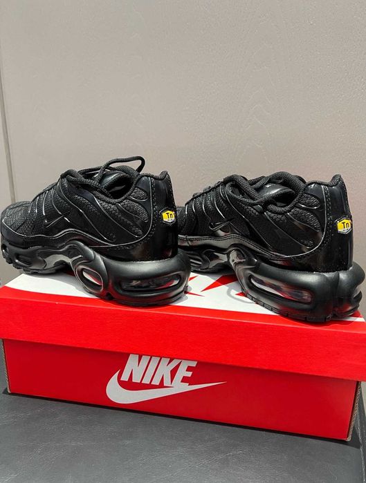 Buty damskie Trampk Nike Air Max TN Plus Black R.39