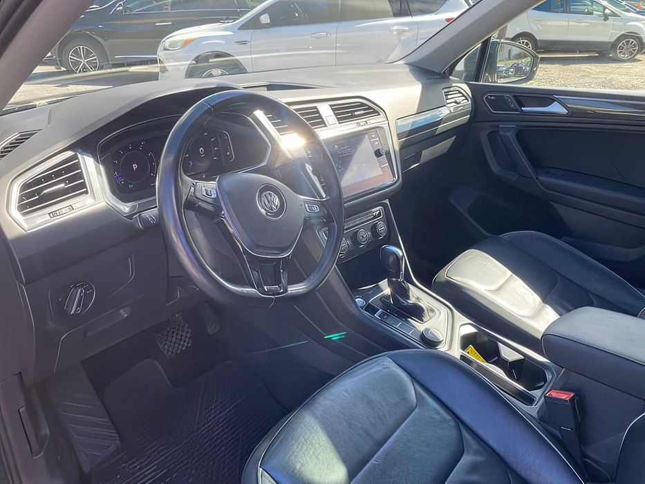 Volkswagen Tiguan      2019
