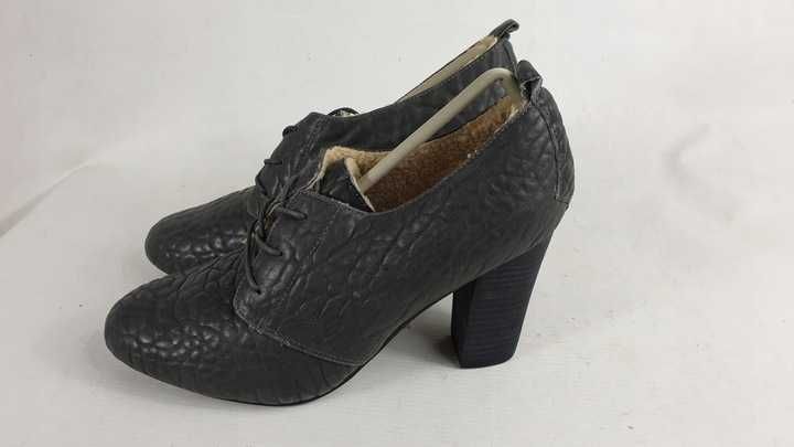 Buty Botki MELLOW yellow  kony  r. 40