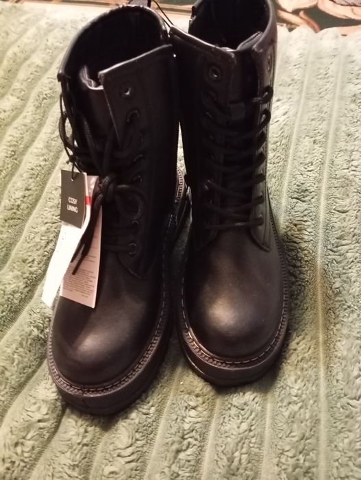 Продам чоботи жіночі