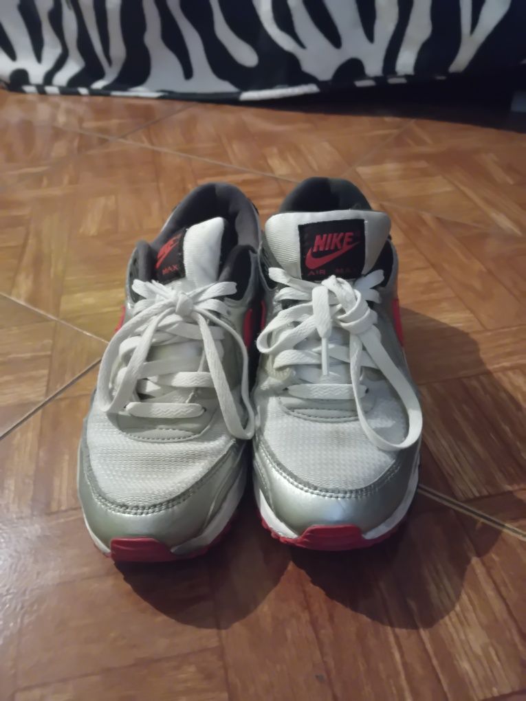 Vendo sapatilhas nike com pouco uso