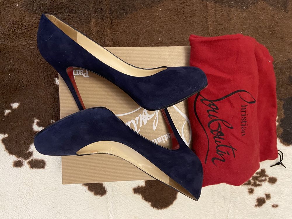 Christian Louboutin 37 Navy