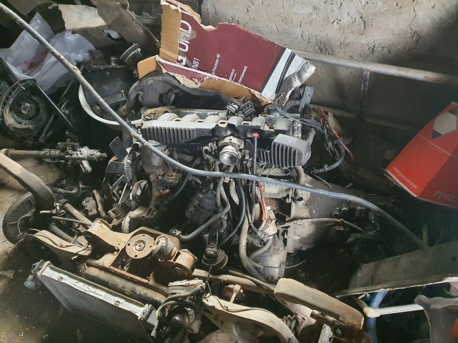 Продам срочно BMM320 двигатель + коропка механика 5 ст + и радиатор