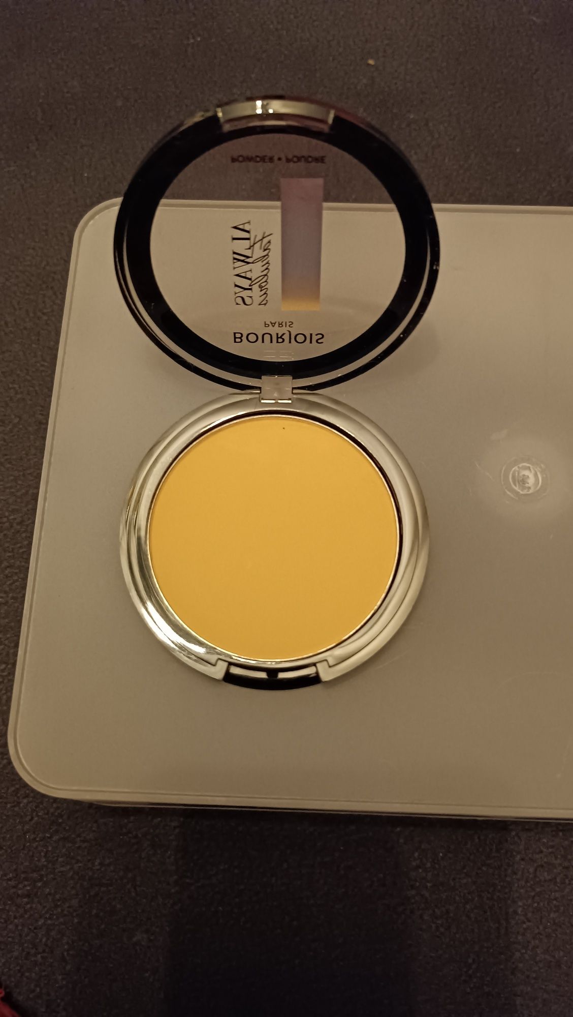 Puder Bourjois golden ivory 115