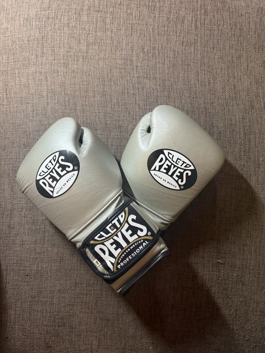 Продам боксерские перчатки Cleto Reyes
