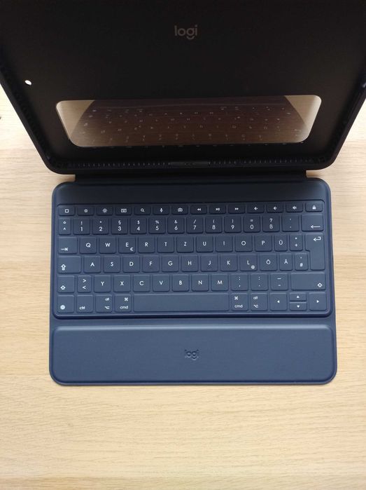 Чехол-клавиатура Logitech RUGGED Combo 3 для iPad 9 | 8 | 7 10.2"
