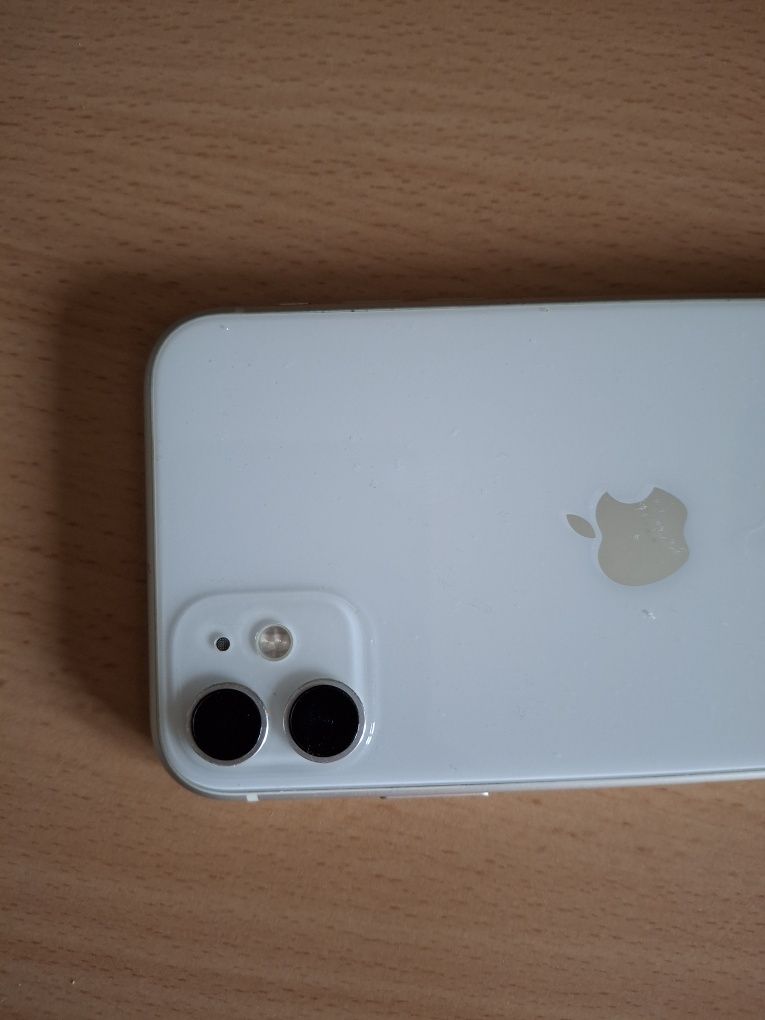 iPhone 11 - 128Gb - iOS 18