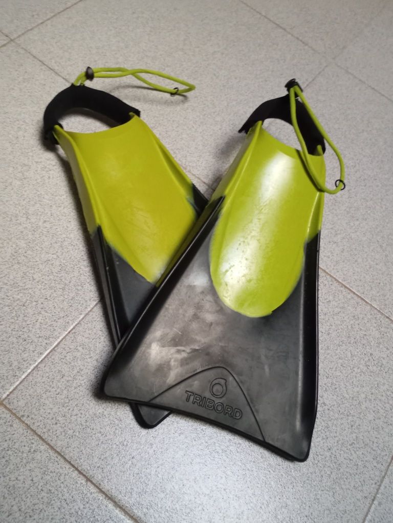 Pés de pato de Bodyboard 500 com leash Preto Amarelo - RADBUG