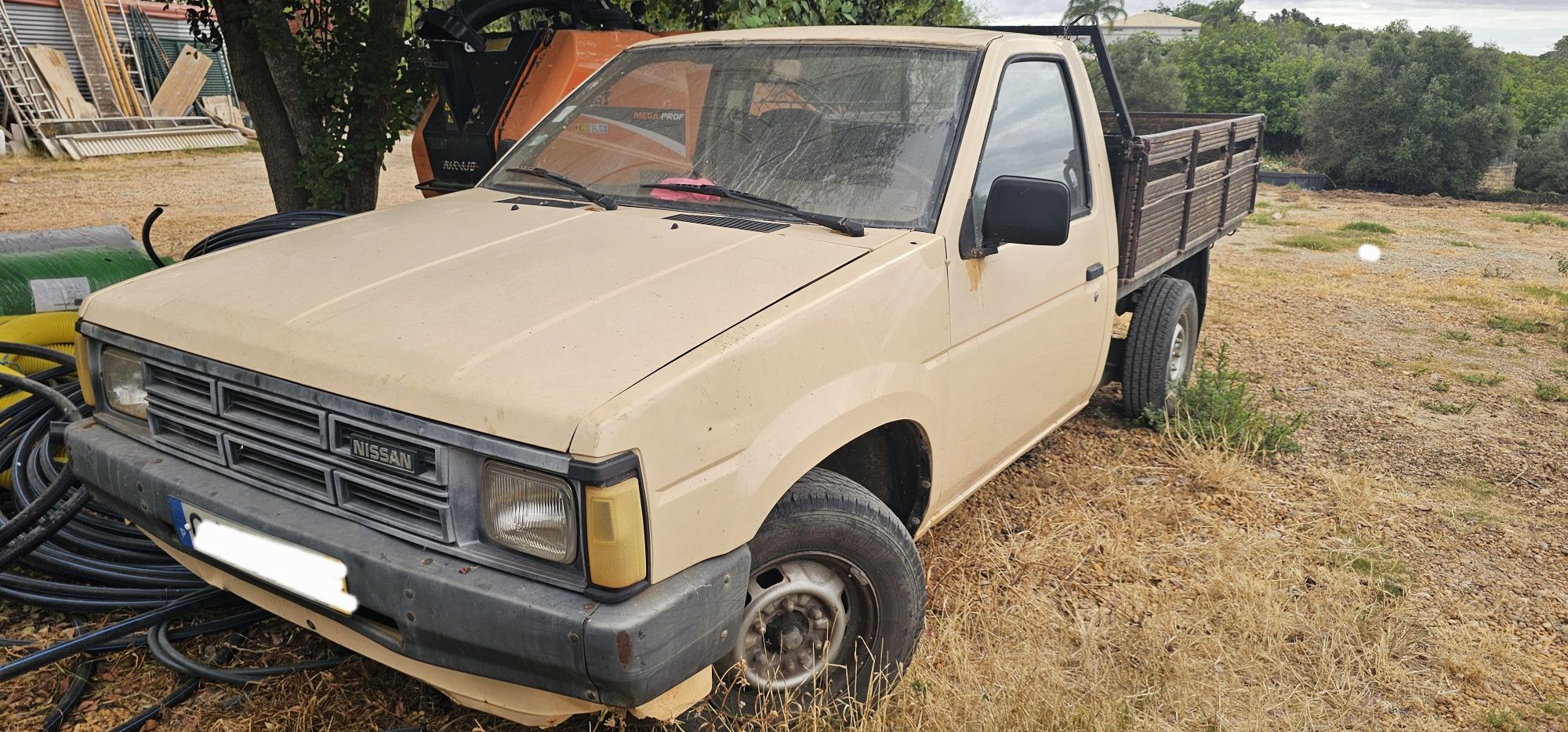 Nissan  d21 com motor avariado