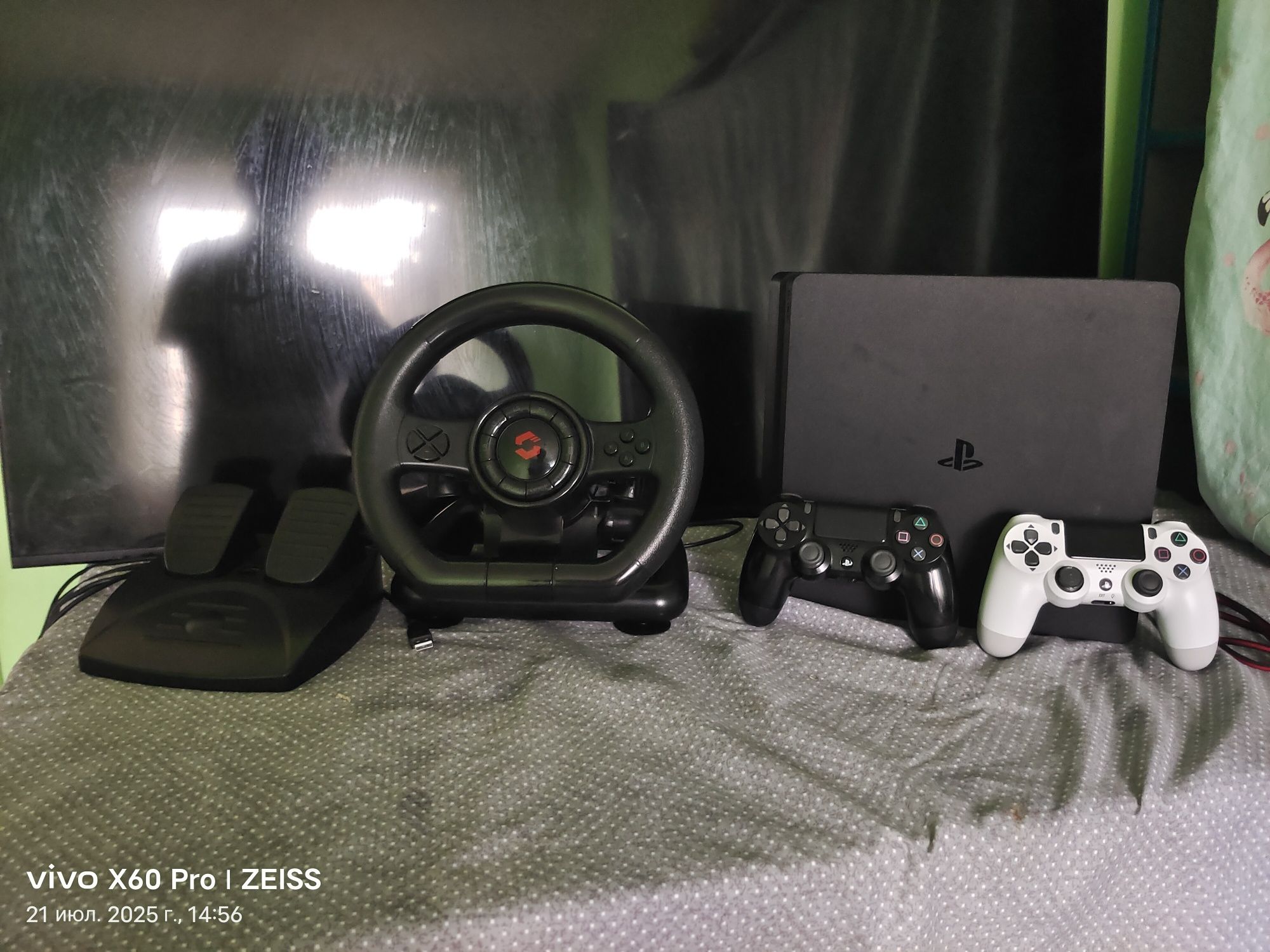 Продам Sonic PlayStation 4 Slim есть  торг