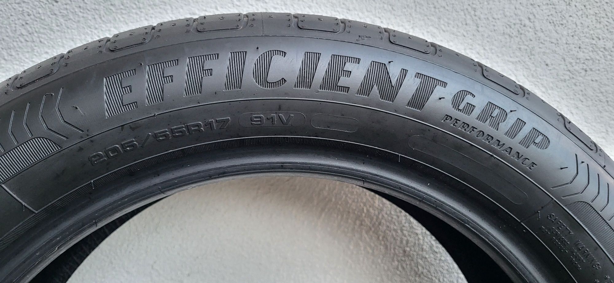 Opony letnie Goodyear 205/55 R17 październik 2024 jak nowe
