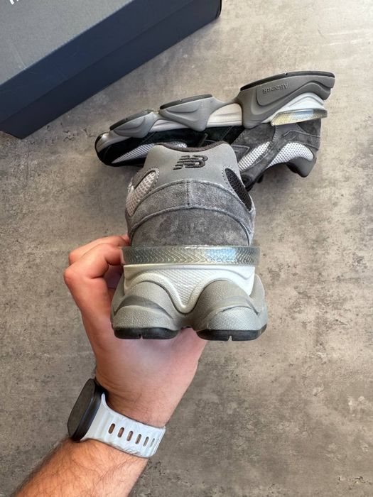 Кросівки New Balance 9060 / 39.5