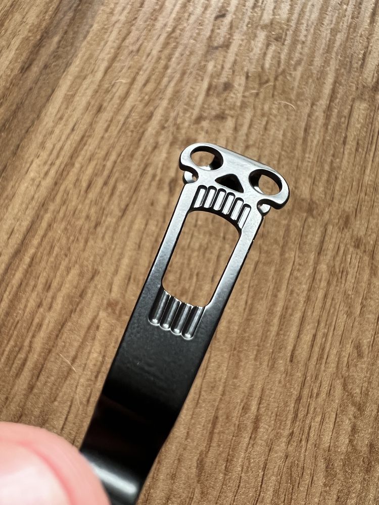 Klips deep carry do noży Daggerr Spyderco Benchmade