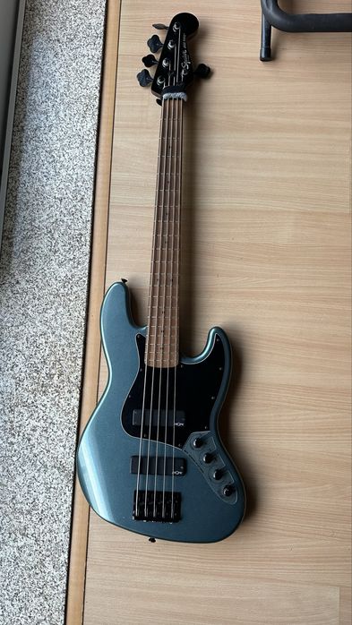 Baixo Squier Contemporary 5 cordas