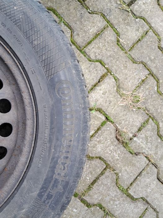 Opony zimowe felgi stalowe 235/60 R16 koła