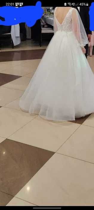 Suknia ślubna - księżniczka z trenem