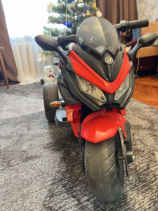 Продам дитячий триколесний дитячий моточикл