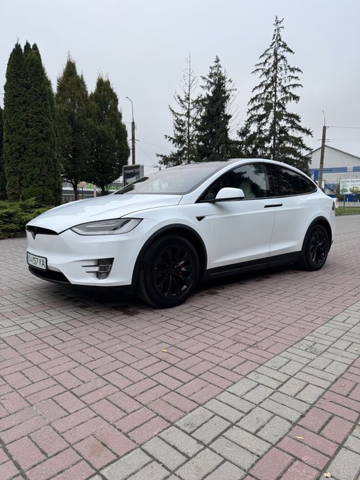 Пподам Tesla Model X