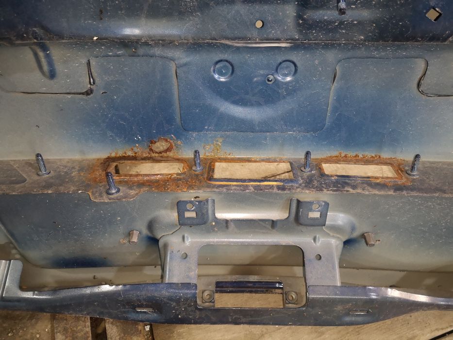 Продам кришку ляду багажника Пасат Б6