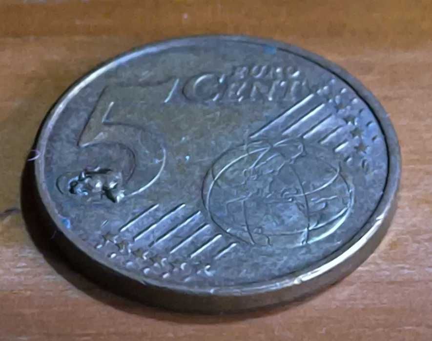 Moeda raríssima de 5 cent euro com defeito